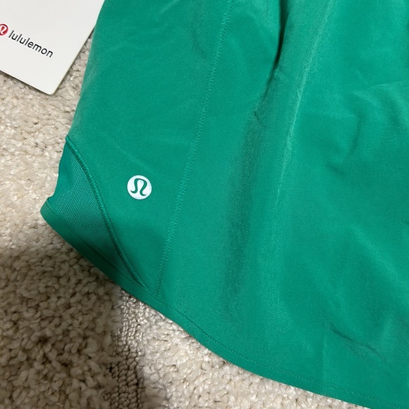 Lululemon LR Short 4” - Picture 4 of 5